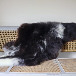 (M) Unique Pattern Icelandic Sheepskin Rug