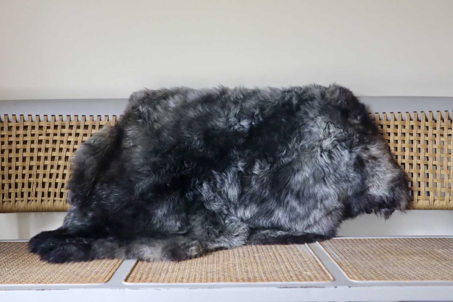 (M) Black & Grey Icelandic Sheepskin